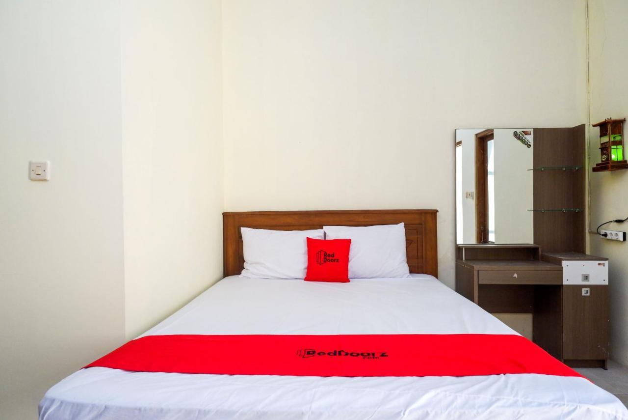 Reddoorz @ Umbul Ponggok Waterpark Klaten Exterior foto